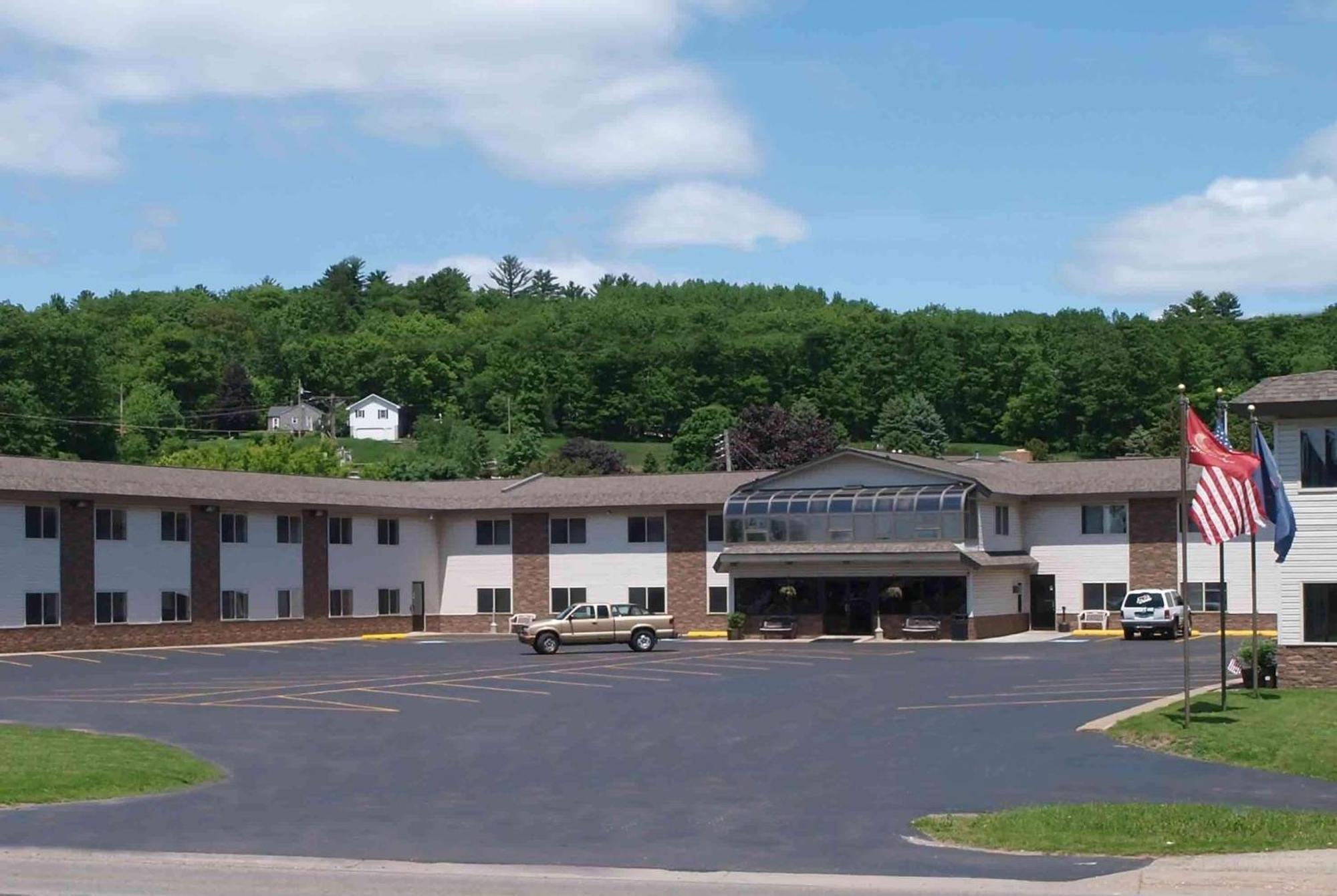 Baymont By Wyndham Iron Mountain Exterior foto